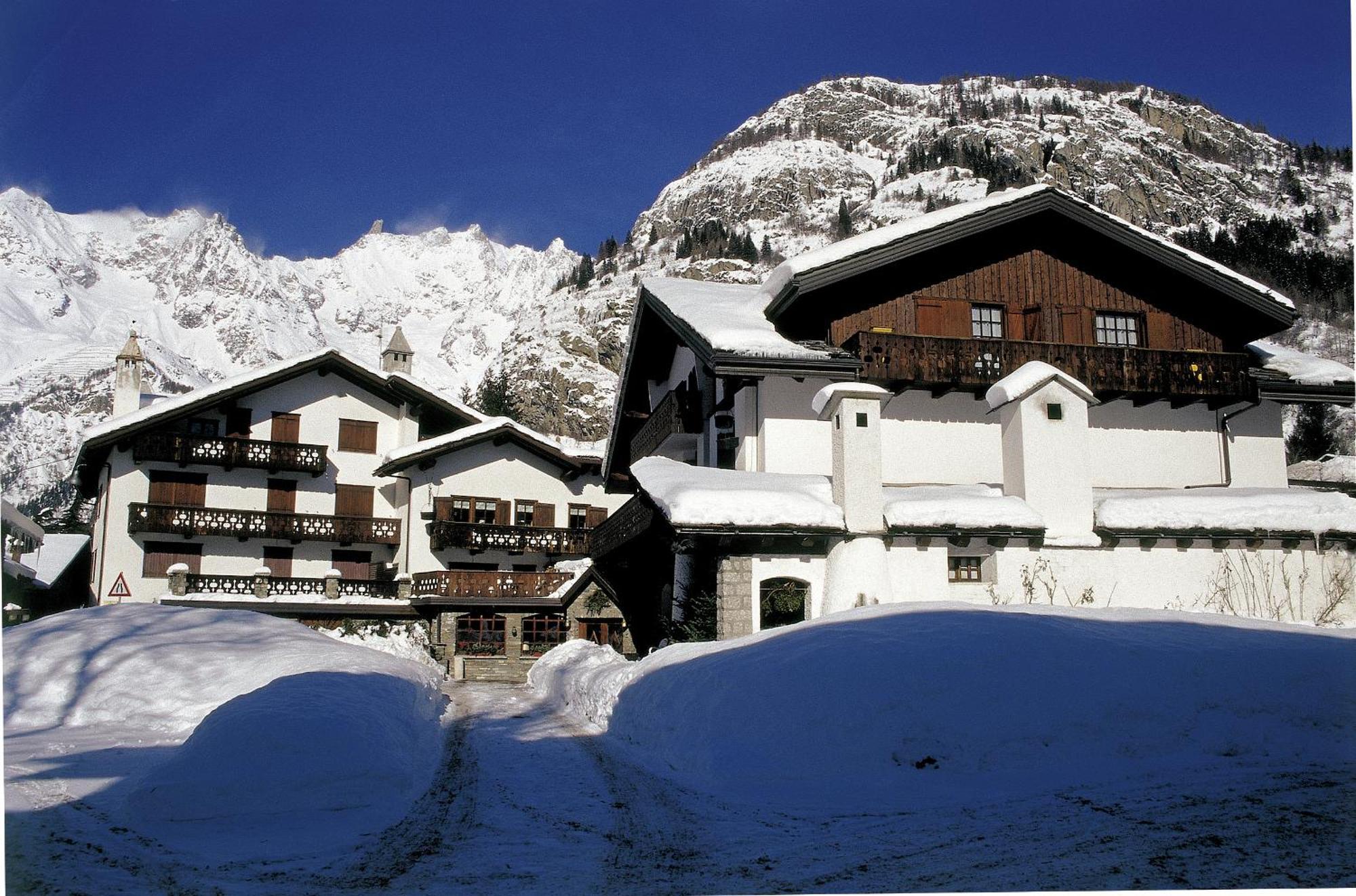 Hotel Del Viale Courmayeur Ngoại thất bức ảnh