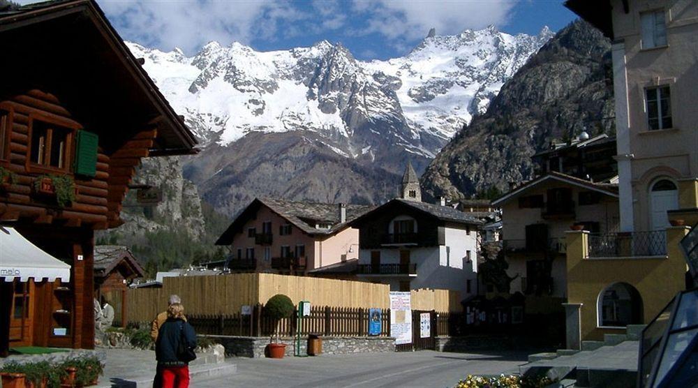 Hotel Del Viale Courmayeur Ngoại thất bức ảnh